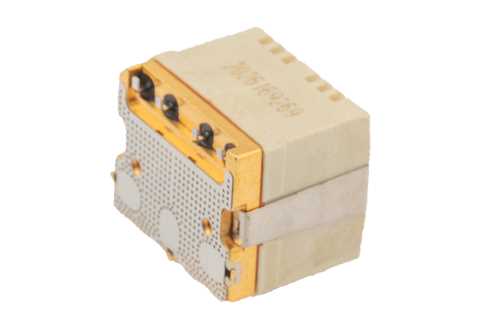 单刀双掷机电式继电器开关，闩锁，DC ~ 8 GHz，最高可达40W，24V，热切换，SMT，500万次生命周期