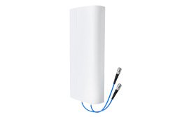低 PIM 垂直水平极化面板天线，617-960 MHz/1710-2700 MHz/3300-4200 MHz，5-7 dBi，壁挂安装，两个N型母头连接器